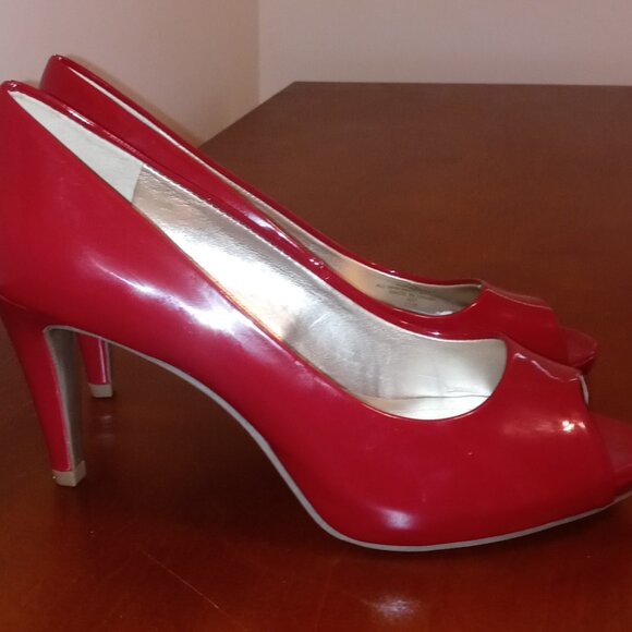Red Open Toe High Heels Size: 7.5 - Picture 4 of 7